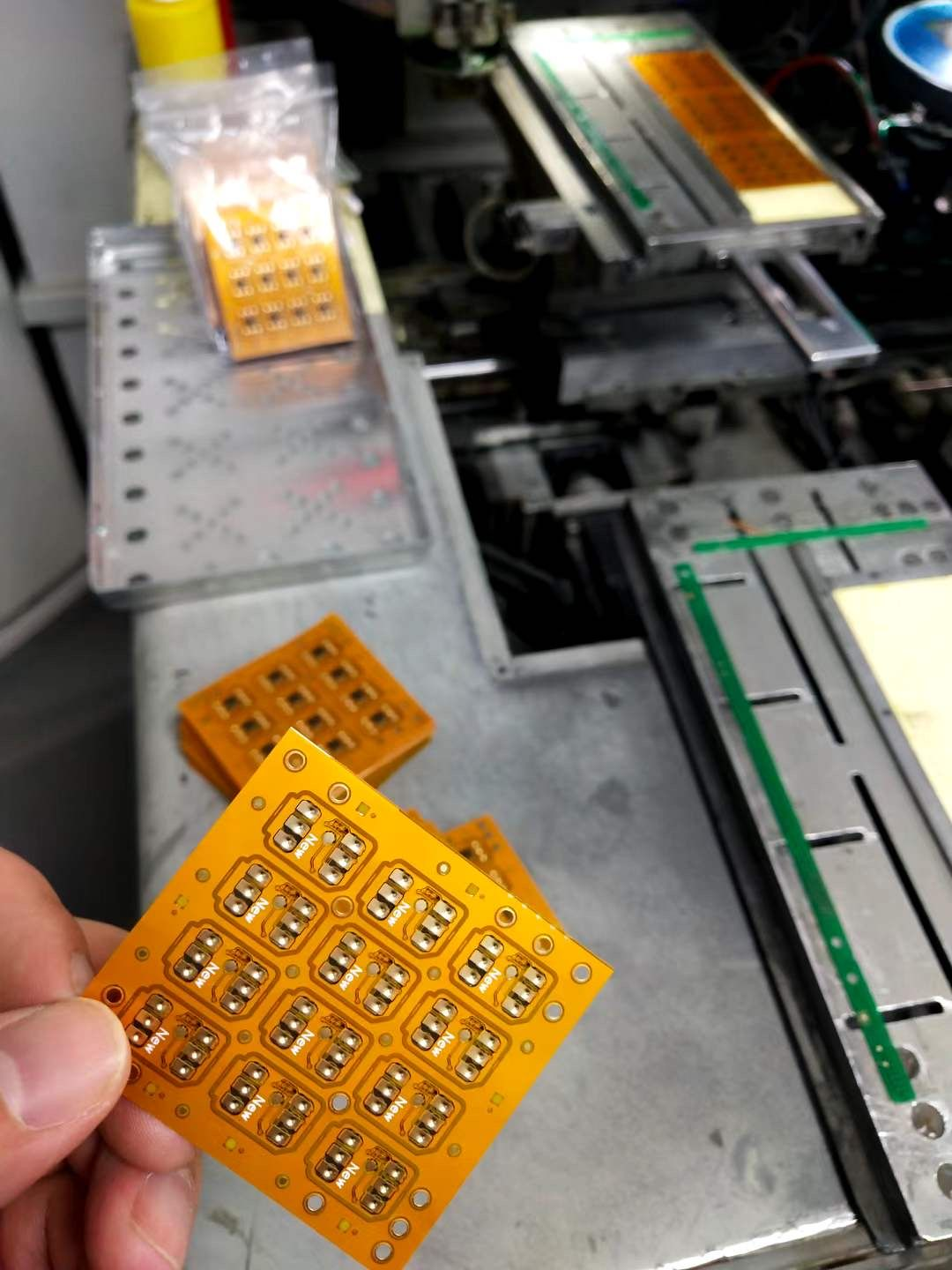 12pcs/Lot Turbo Sim Rsim QPE TMSI Intel Mode for iPhone 6s 7 8 X 11 12 13 14 15 16 - Gold